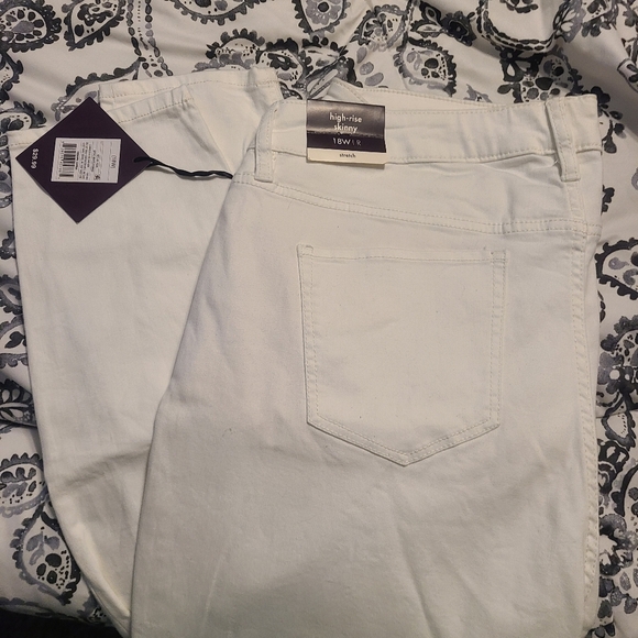 High Rise Skinny Jeans - Picture 5 of 5